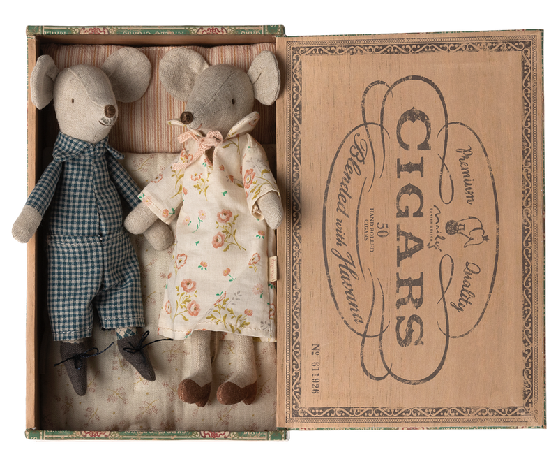MAILEG Grandpa & Grandma Mice in Cigarbox