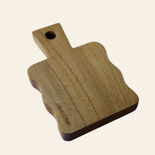 STUDIO BADGE Wavy Walnut Board
