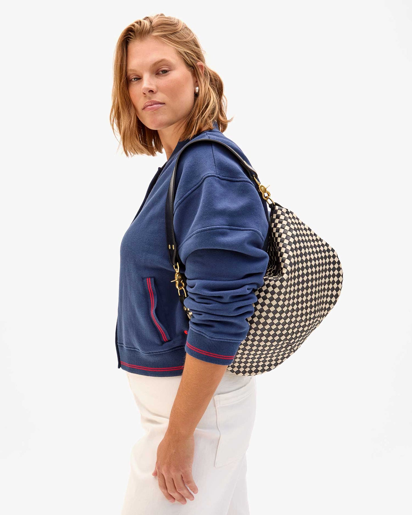 CLARE V Moyen Messenger