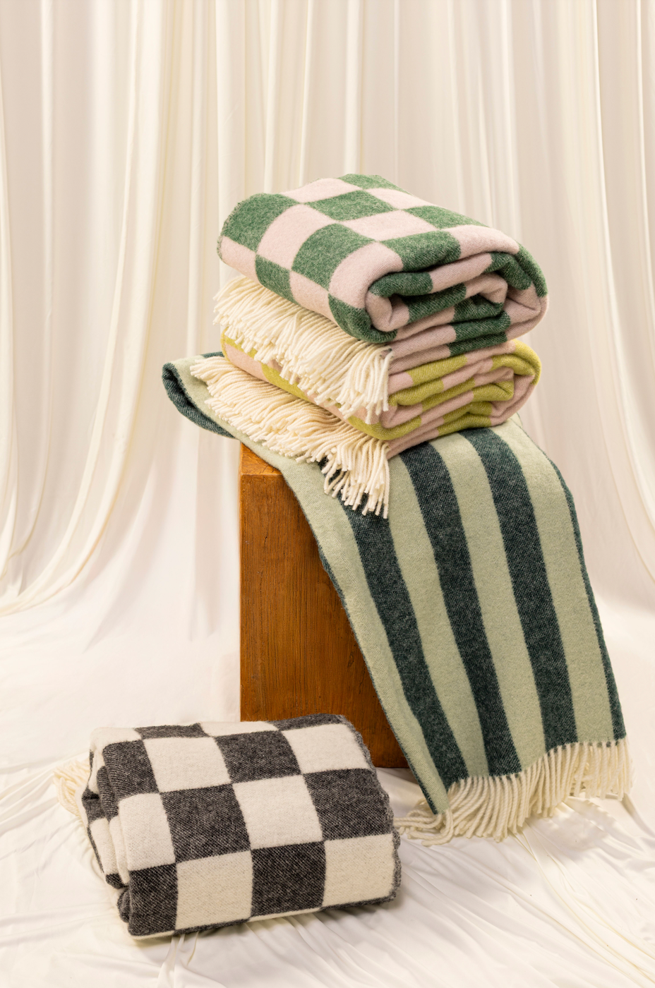 MAISON DEUX Candy Wrap Blanket