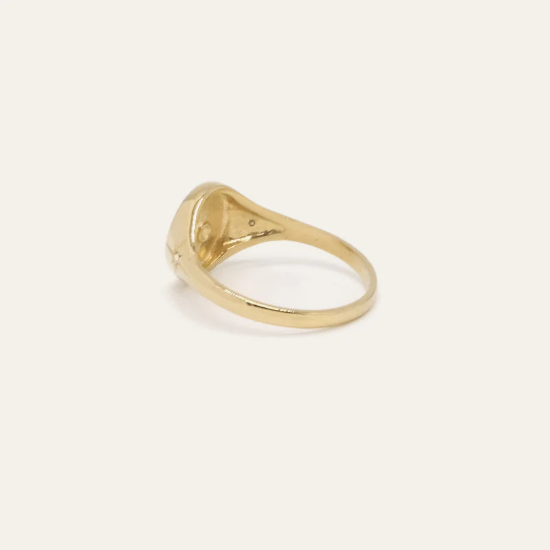 GJENMI Luna Freckle Signet Ring